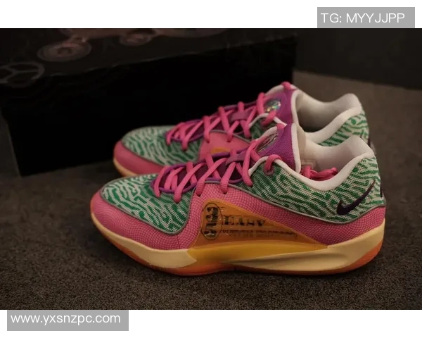 足球球星周边产品全解析 潮流与运动文化的完美融合 足球球星周边产品全解析 潮流与运动文化的完美融合