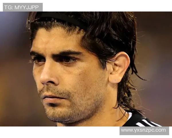 痞帅足球球星的独特魅力与场上风采展示 痞帅足球球星的独特魅力与场上风采展示